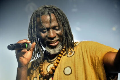 Tiken Jah Fakoly en Concert à La Commanderie de Dole le 15 Mars 2024