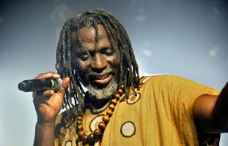 Tiken Jah Fakoly en Concert à La Commanderie de Dole le 15 Mars 2024